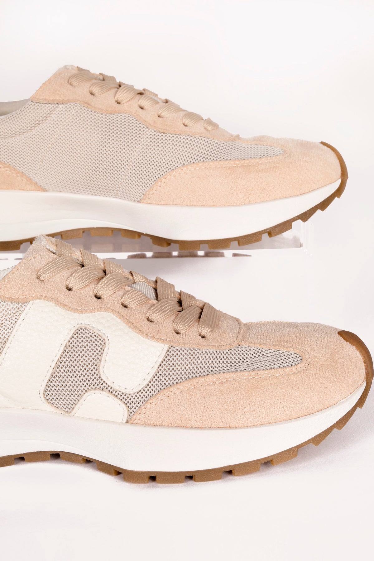 Corky&#39;s Natural No Problem Sneaker